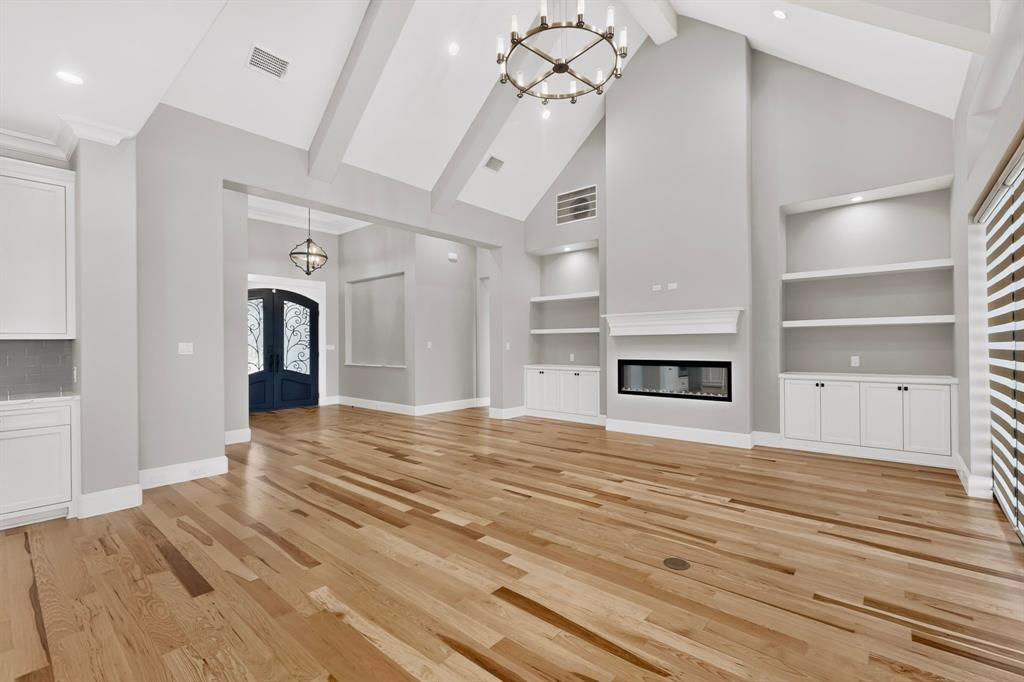 2055 Parkview Drive Property Photo 4
