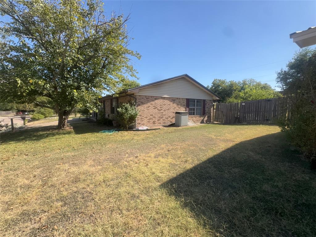 506 N Avenue X Property Photo 2
