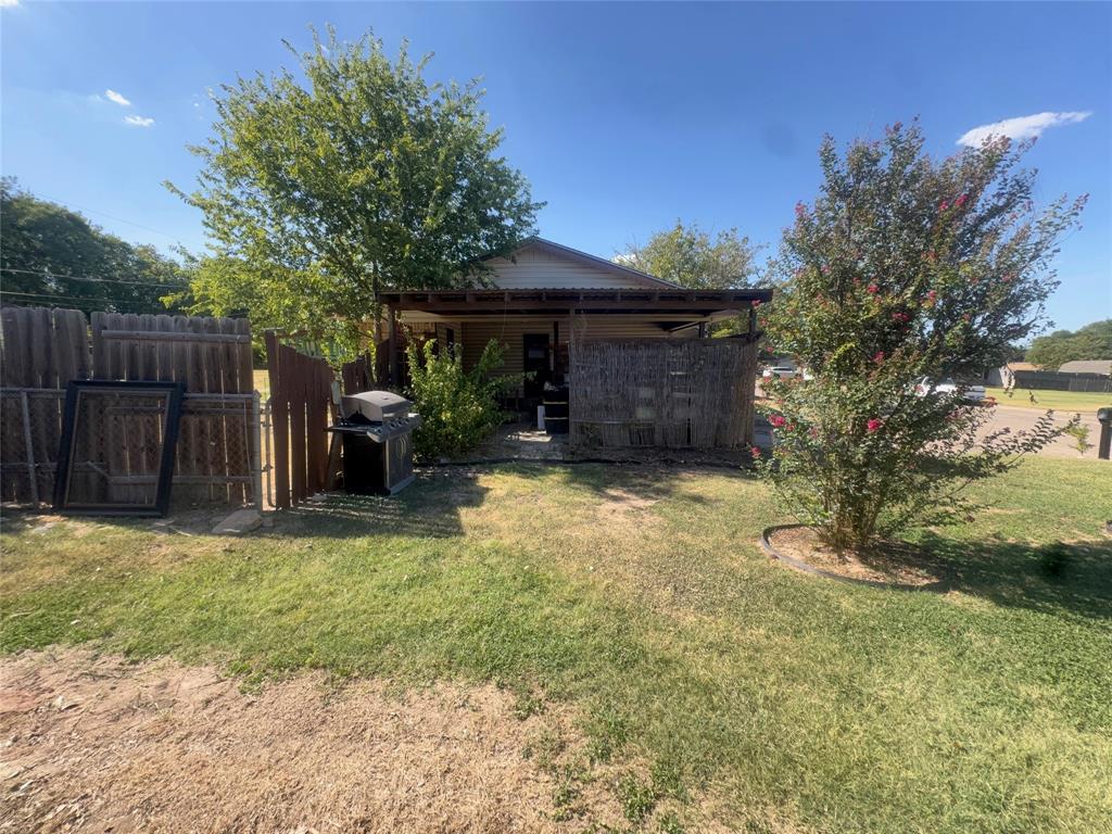 506 N Avenue X Property Photo 3