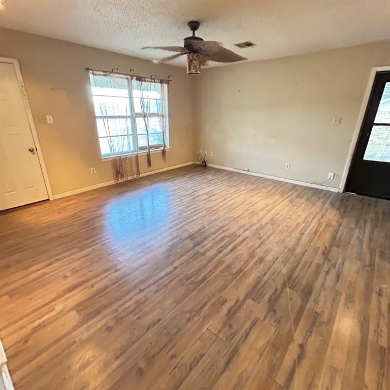 506 N Avenue X Property Photo 3