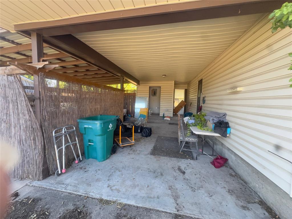 506 N Avenue X Property Photo 4