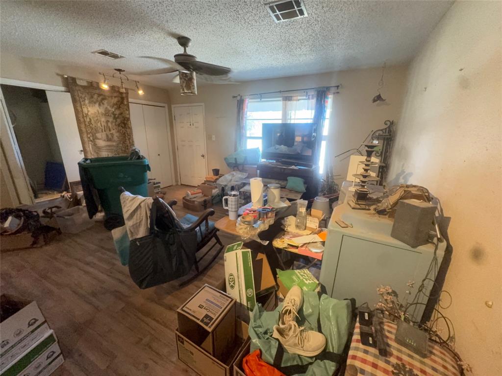 506 N Avenue X Property Photo 6