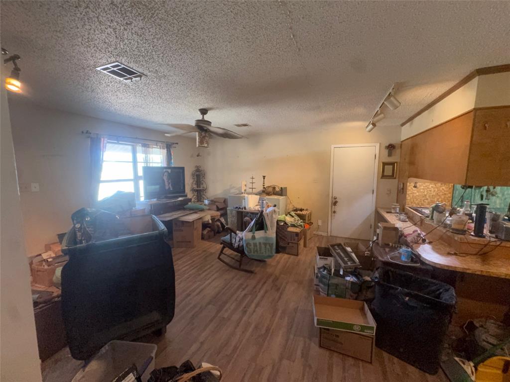 506 N Avenue X Property Photo 7