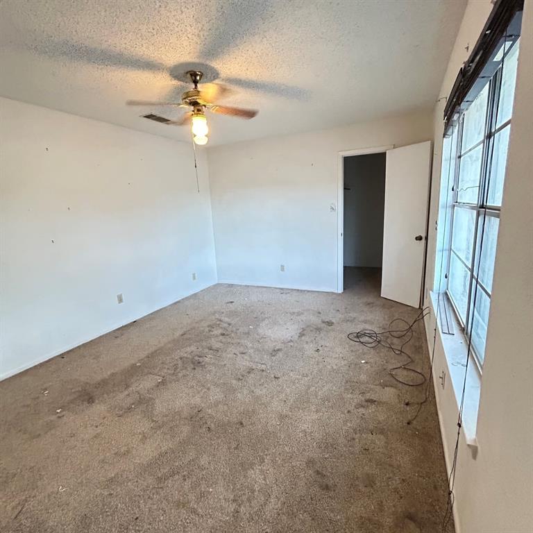 506 N Avenue X Property Photo 8