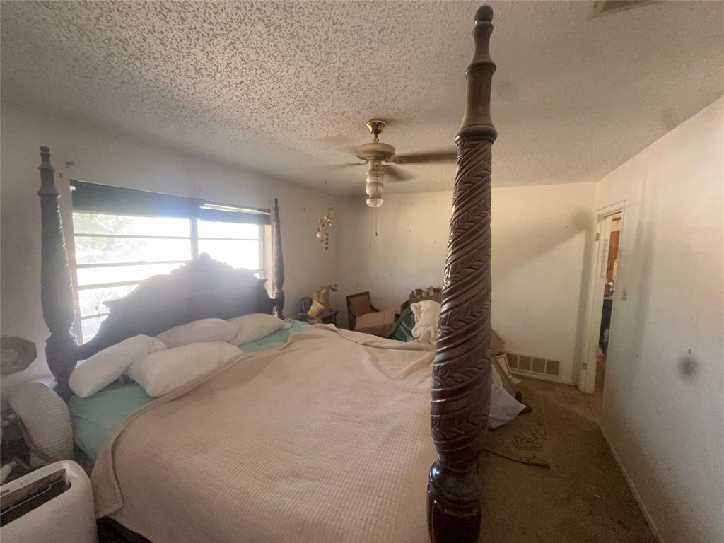 506 N Avenue X Property Photo 9