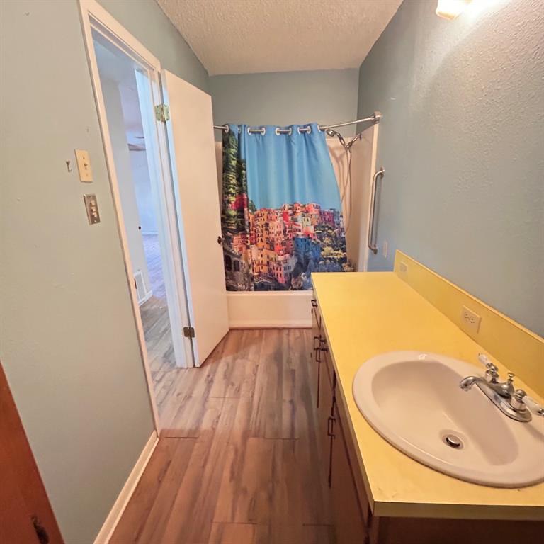 506 N Avenue X Property Photo 11