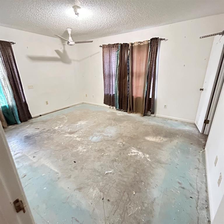 506 N Avenue X Property Photo 12