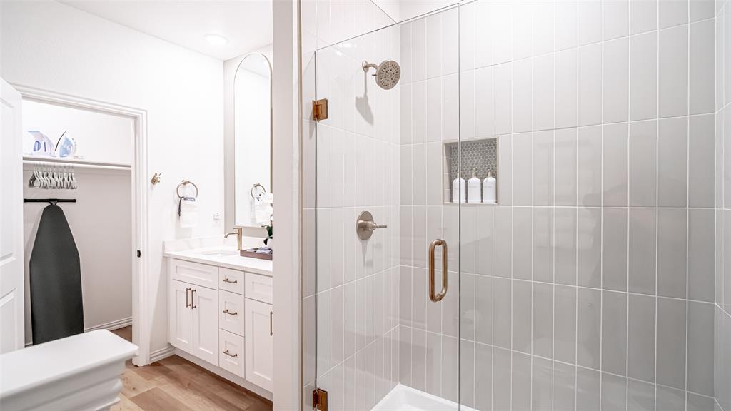 1217 Beaconsfield Lane 803 Property Photo 20