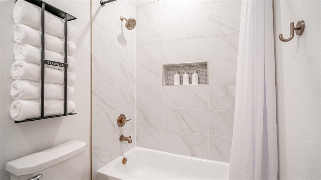 1217 Beaconsfield Lane 803 Property Photo 26