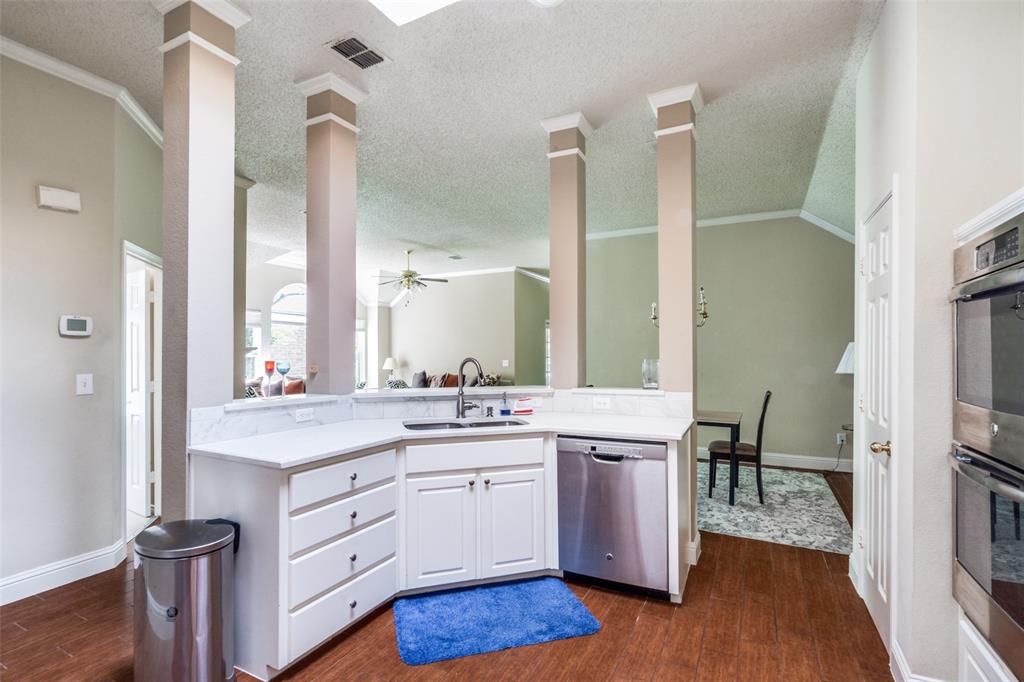 6816 Thorncliff Trail Property Photo 5