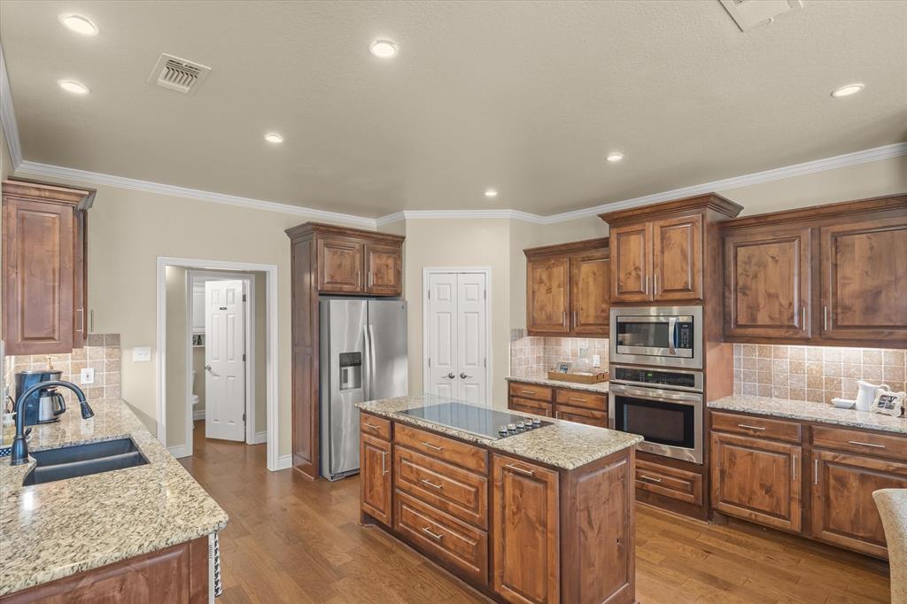 117 Lake Meadow Boulevard Property Photo 13