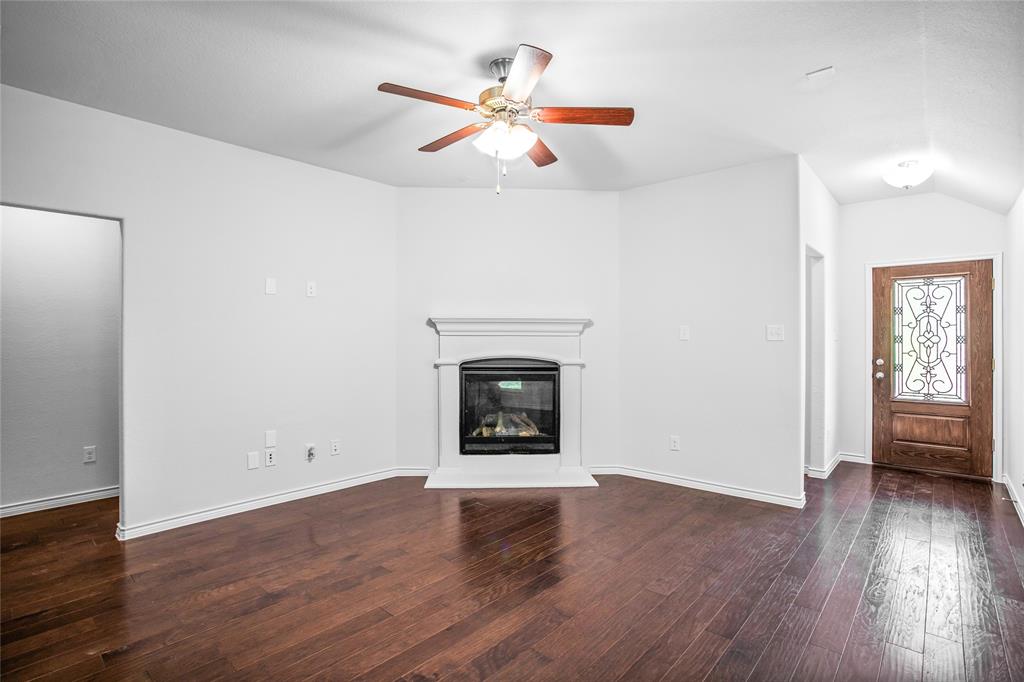 10120 Houston Way Property Photo 3