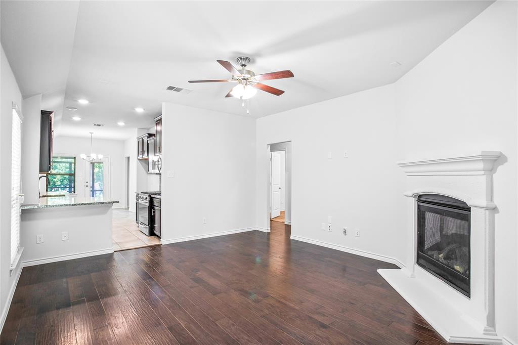 10120 Houston Way Property Photo 4