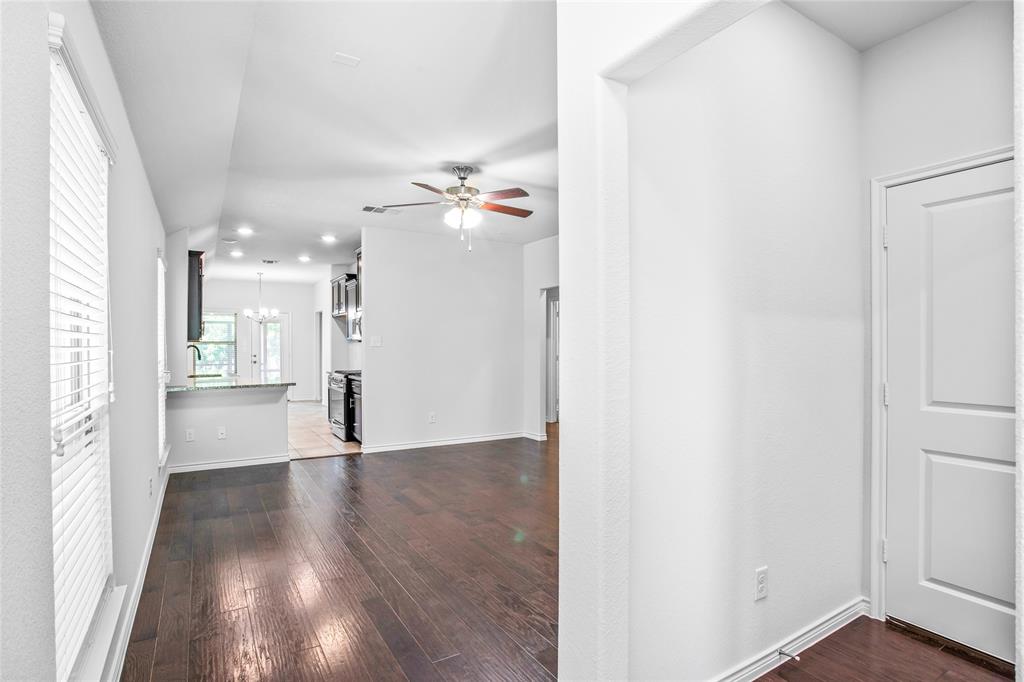 10120 Houston Way Property Photo 5