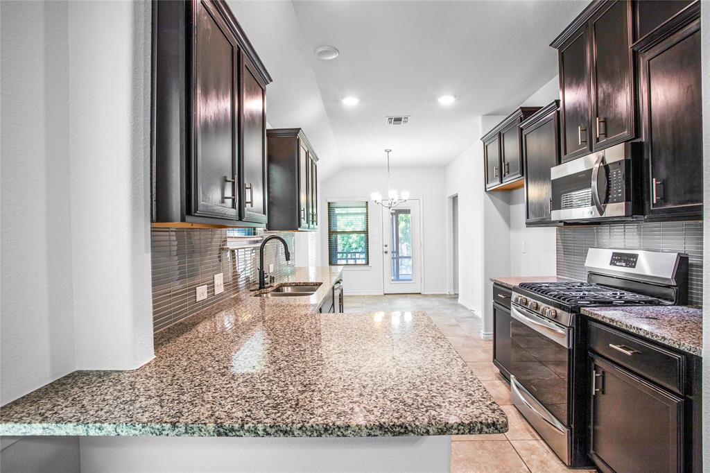 10120 Houston Way Property Photo 7