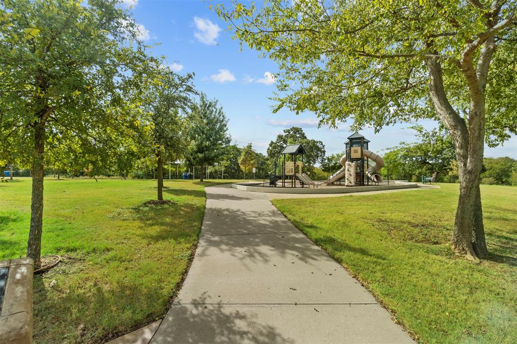 2804 Tamarack Lane Property Photo 18
