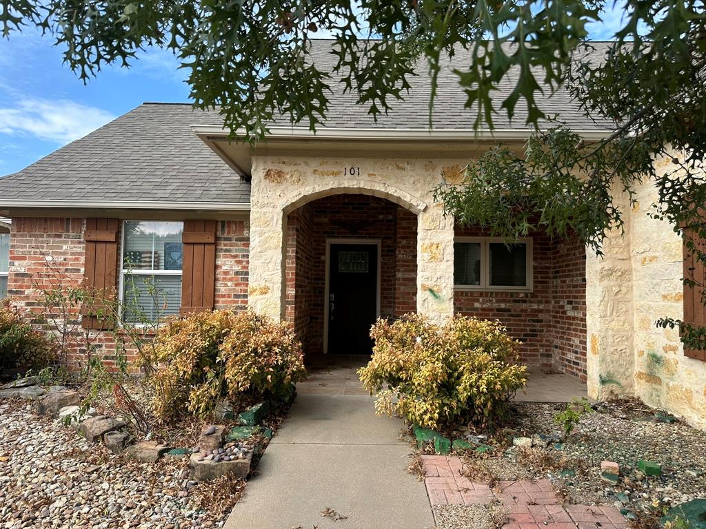 101 Creekside Drive Property Photo 4