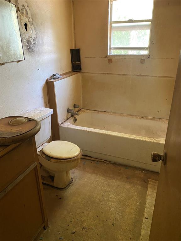 1411 S Frio Street Property Photo 9