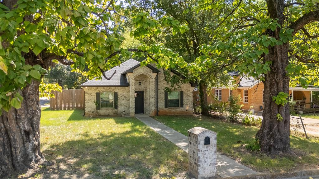 1315 N Ross Avenue Property Photo 1