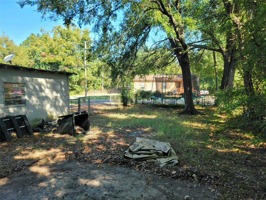516 N Elm Property Photo 14