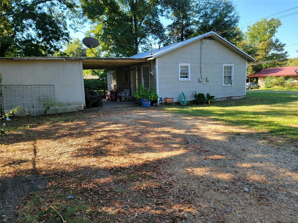 516 N Elm Property Photo 19