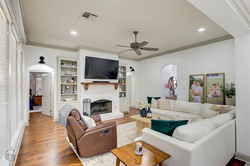 213 Roanoke Circle Property Photo 1