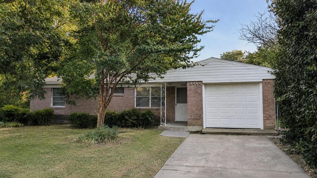 4805 Mistletoe Way Property Photo 1
