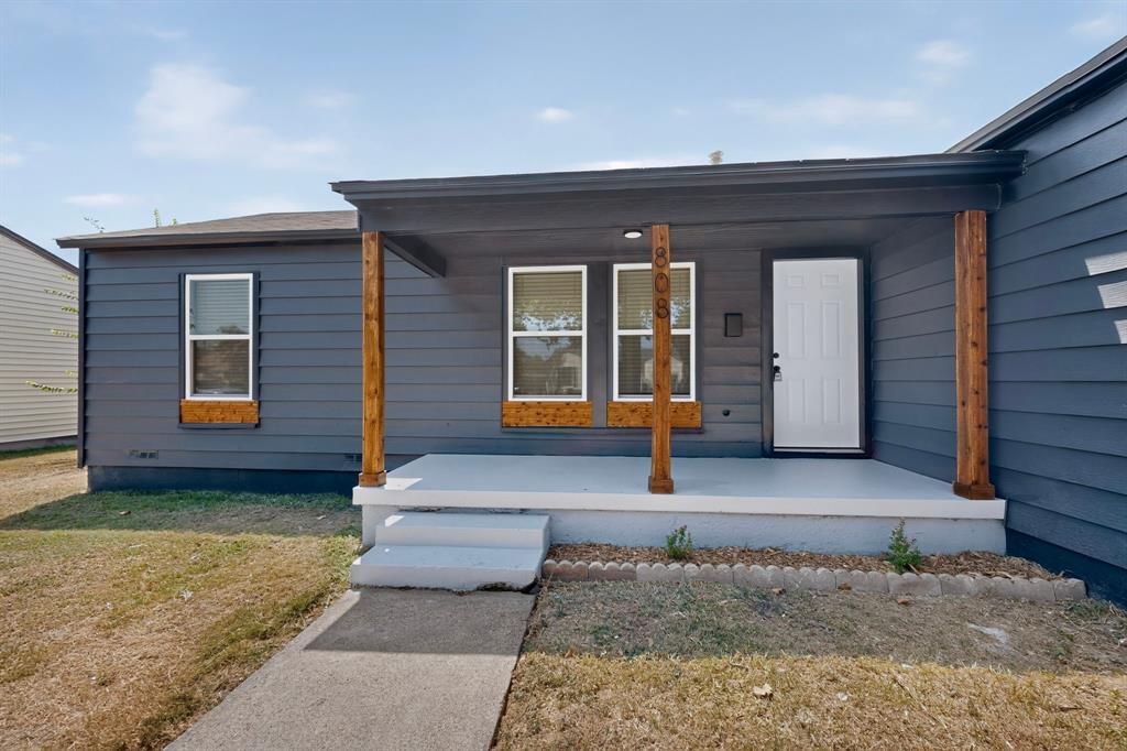 808 Lilac Drive Property Photo 3