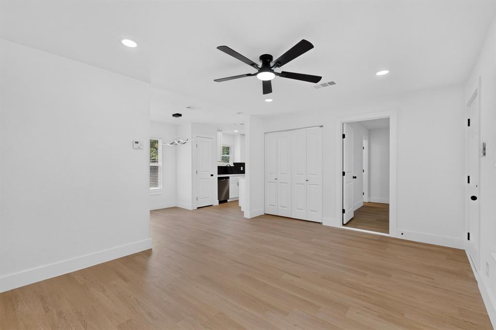 808 Lilac Drive Property Photo 5