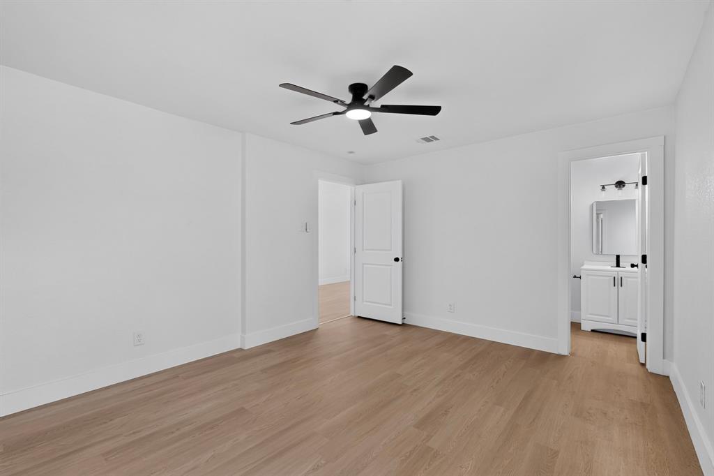 808 Lilac Drive Property Photo 7