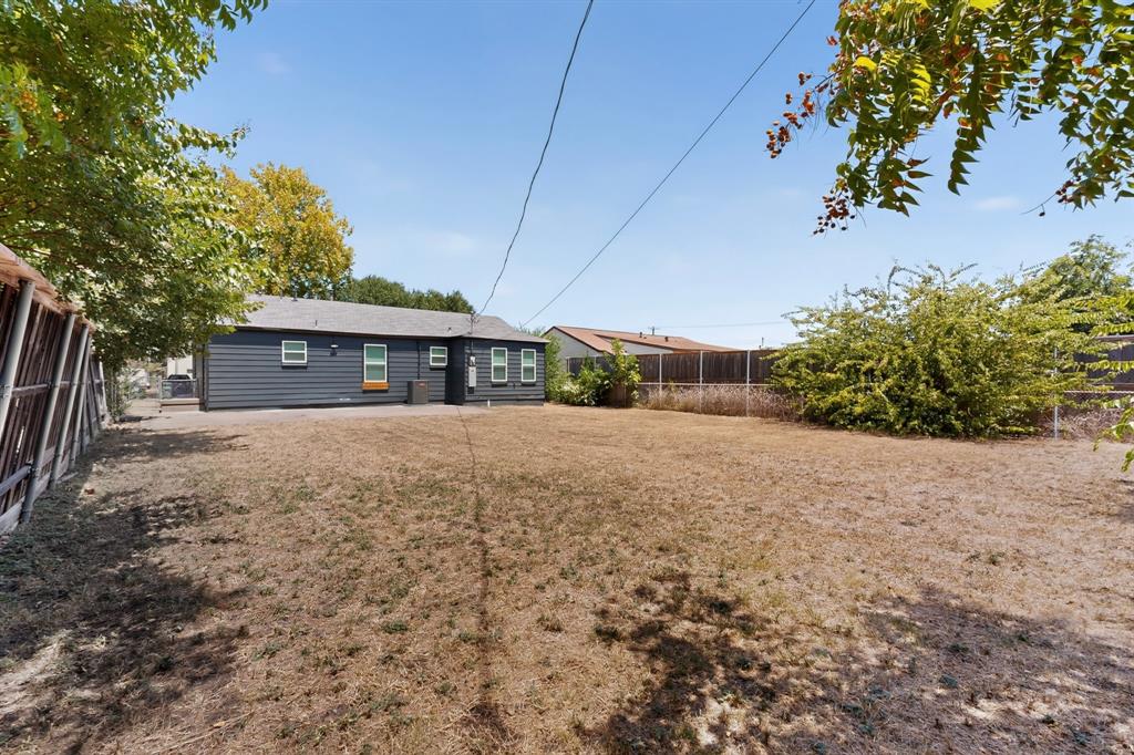 808 Lilac Drive Property Photo 8