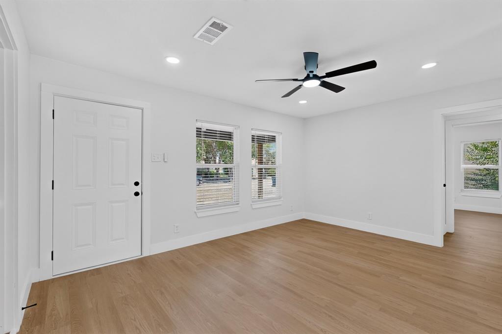 808 Lilac Drive Property Photo 10