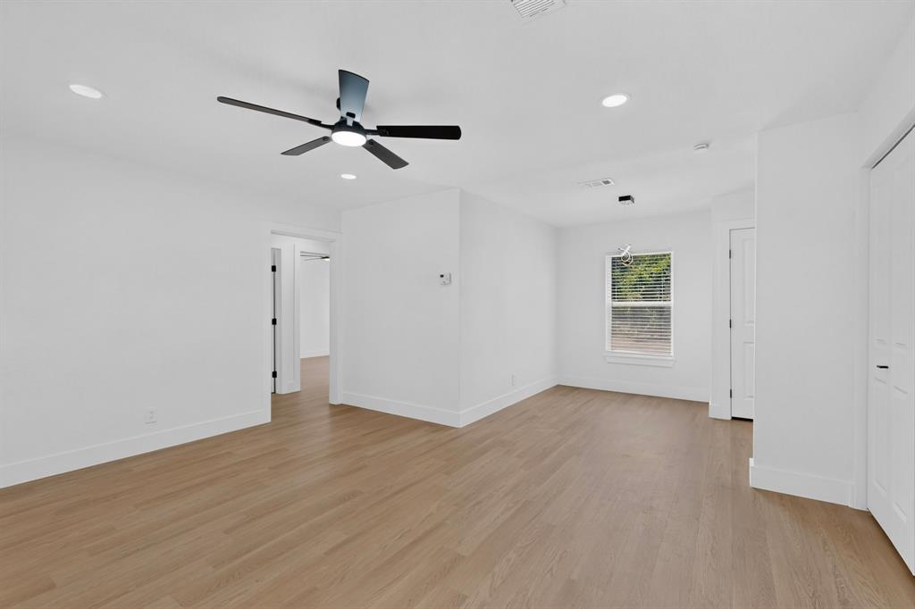 808 Lilac Drive Property Photo 11