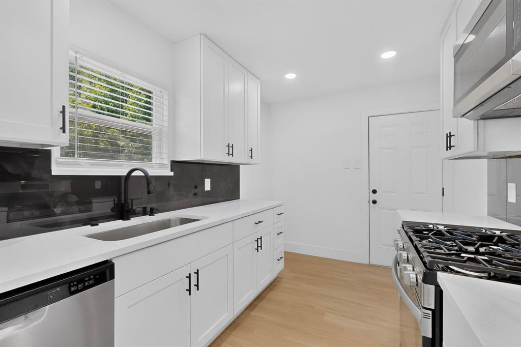 808 Lilac Drive Property Photo 15