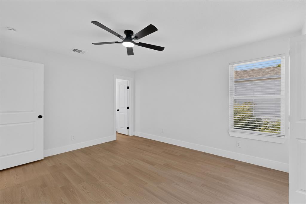 808 Lilac Drive Property Photo 18