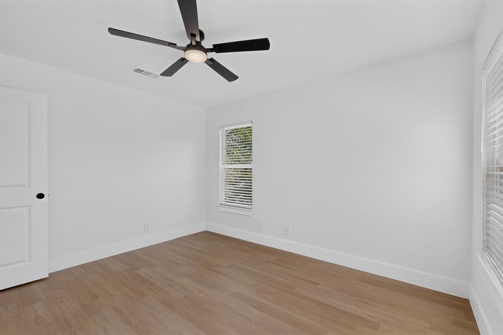 808 Lilac Drive Property Photo 23