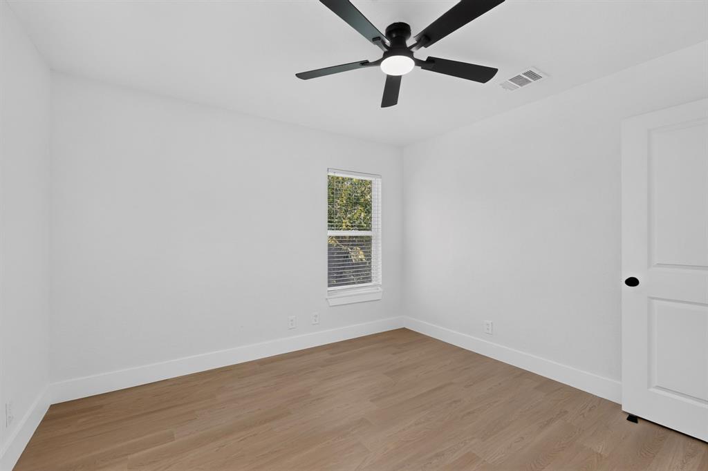 808 Lilac Drive Property Photo 29