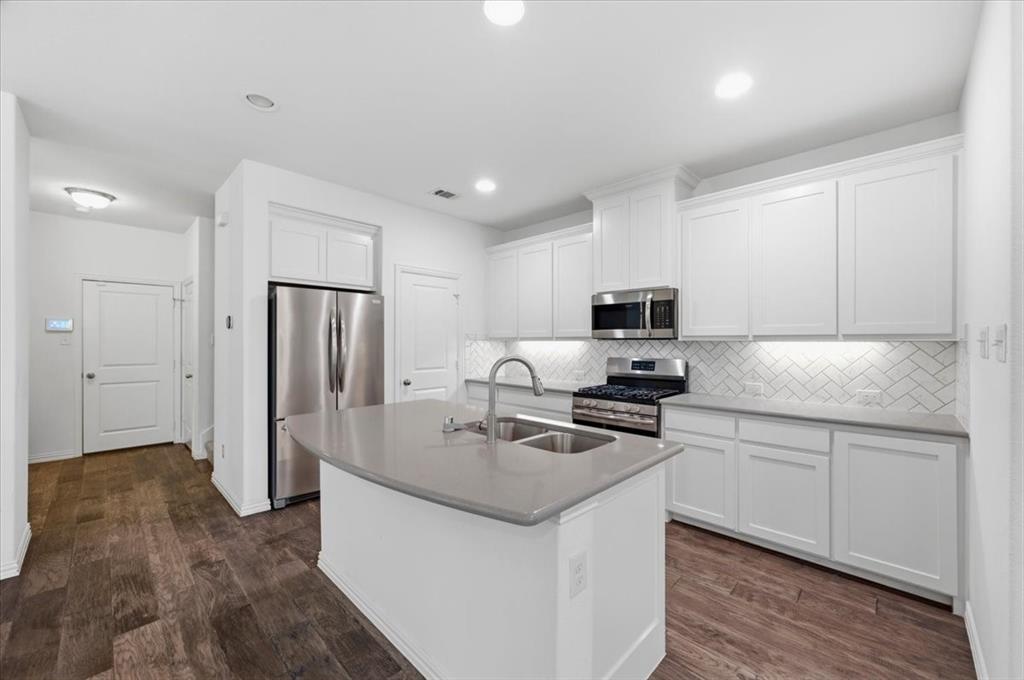 4246 Cascade Sky Drive Property Photo 9