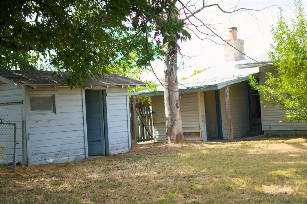 2007 W Commerce Street Property Photo 4