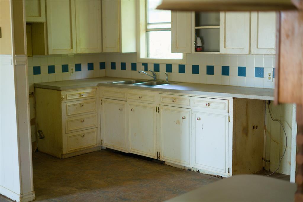 2007 W Commerce Street Property Photo 13