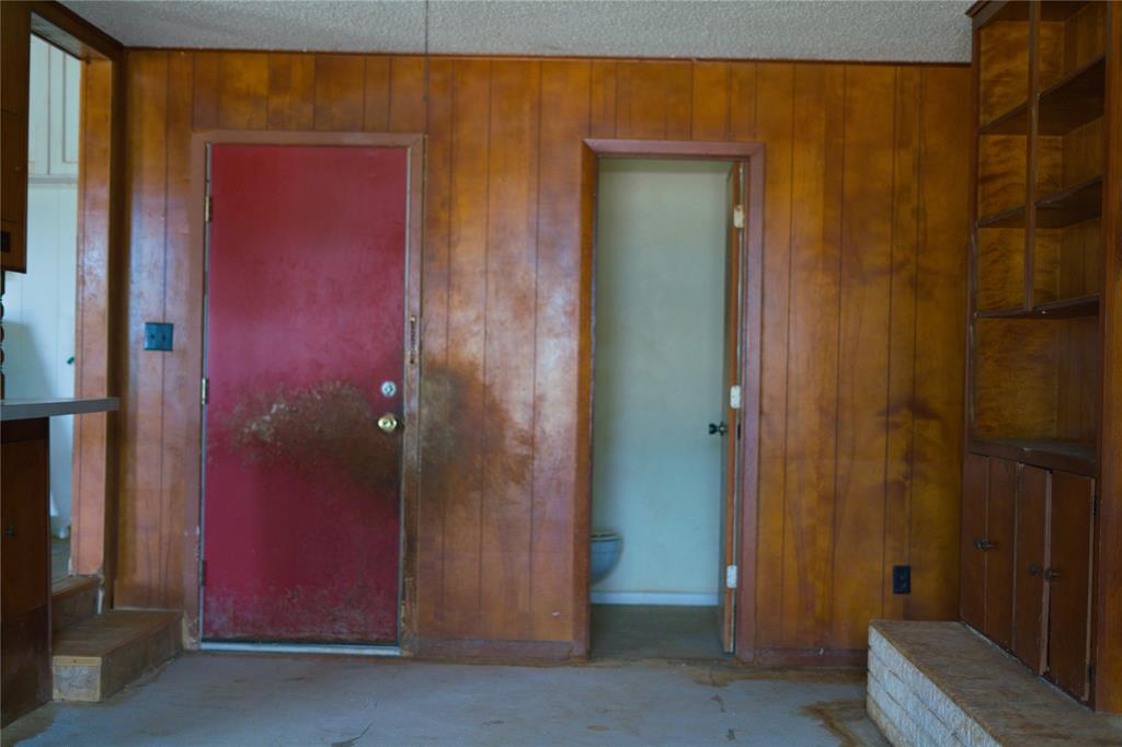 2007 W Commerce Street Property Photo 14