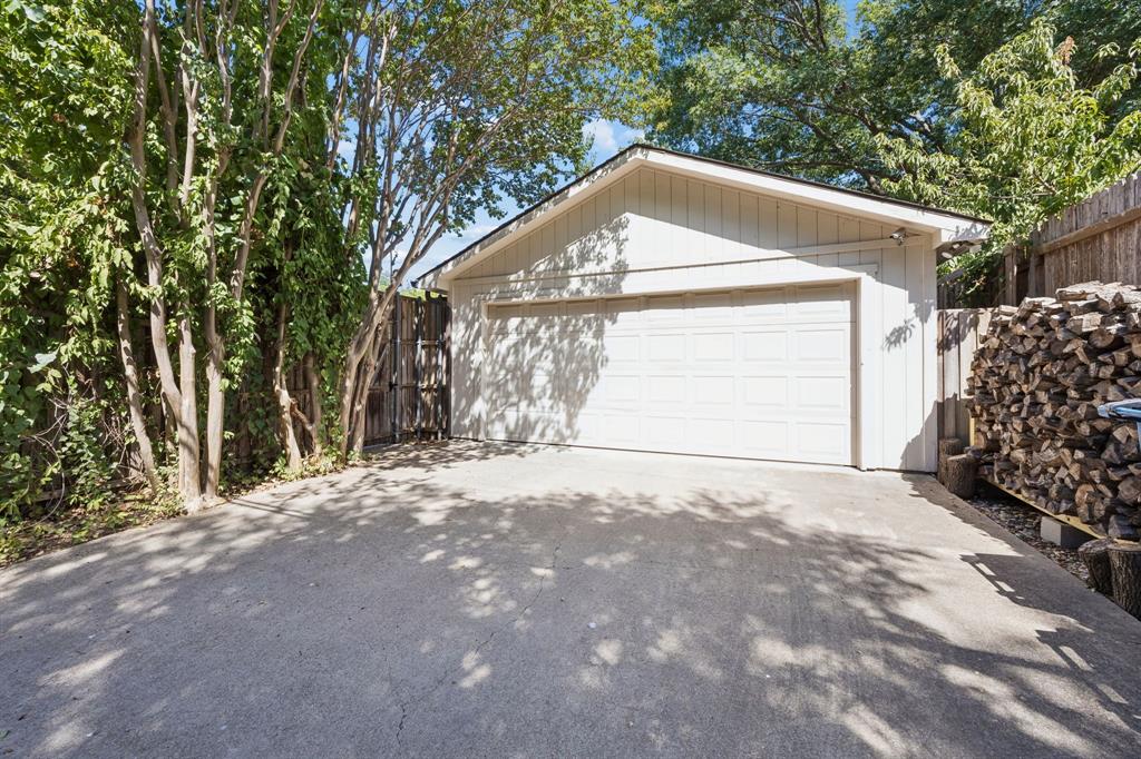 1147 N Windomere Avenue Property Photo 24