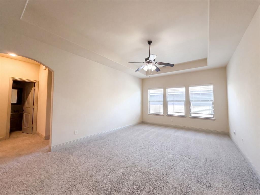 4905 Palm Springs Drive Property Photo 4