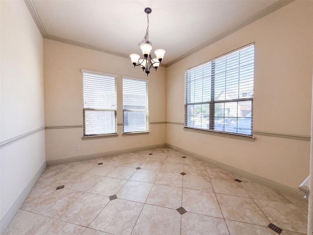 4905 Palm Springs Drive Property Photo 6