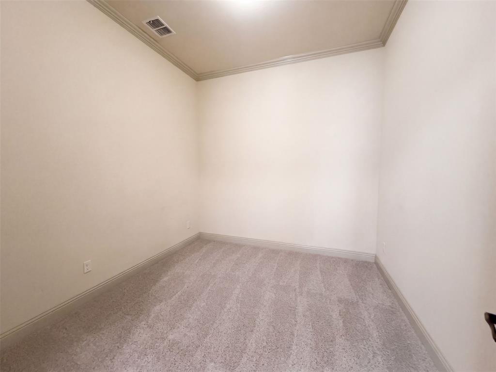 4905 Palm Springs Drive Property Photo 11
