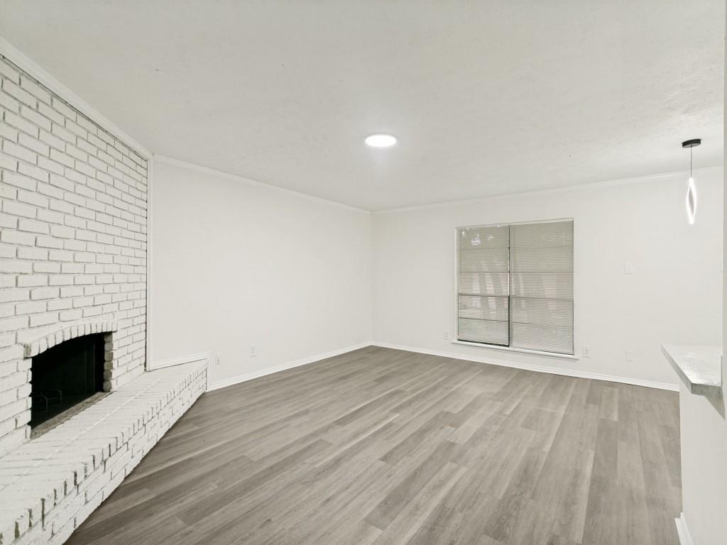 905 Hawthorne Drive Property Photo 4