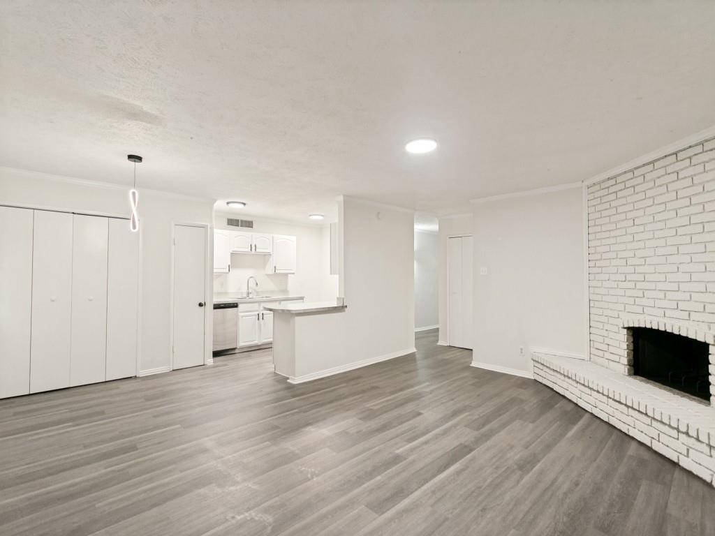 905 Hawthorne Drive Property Photo 6