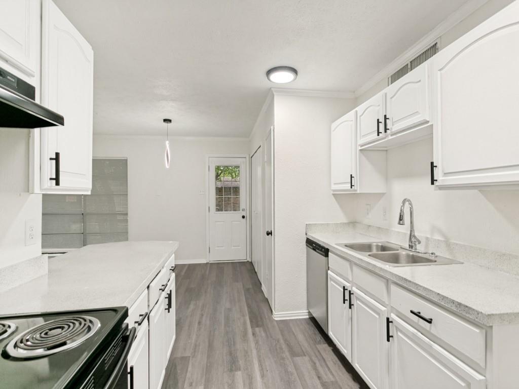 905 Hawthorne Drive Property Photo 14