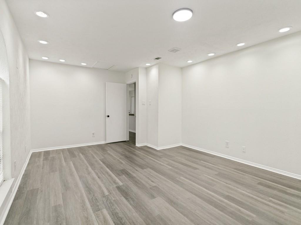 905 Hawthorne Drive Property Photo 16