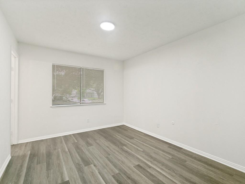 905 Hawthorne Drive Property Photo 20